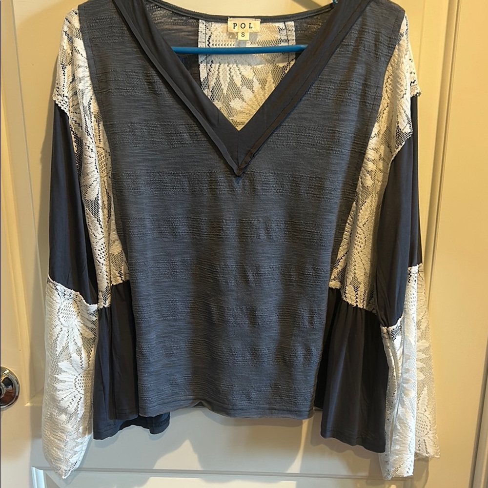 POL Gray/Blue Multi Textile Top Size Small Bell Sleeves